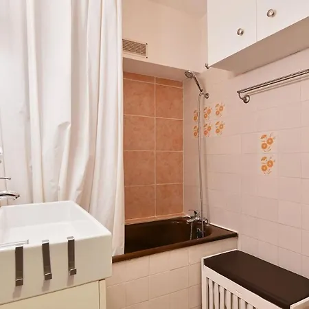 Appartement Les Sarrazins- 23- Studio Spacieux- 2 Pers *